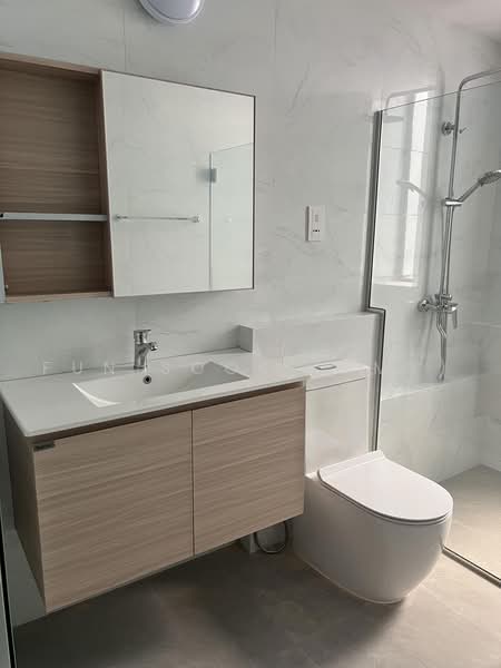 Beverly Hill, 61 Grange Road, 4 Bedrooms, 3,778 sqft, Condominium For Rent, by Fun Sook (Amy), 500236729 - Bathroom - PropertyGuru.com.sg