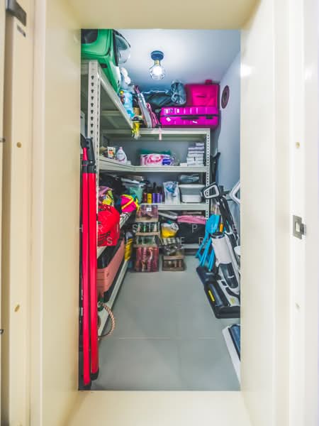 95A Henderson Road, 95A Henderson Road, 3 Bedrooms, 1,001 sqft, HDB Flat For Sale, by Christopher Silver, 500236731 - Household Shelter - PropertyGuru.com.sg