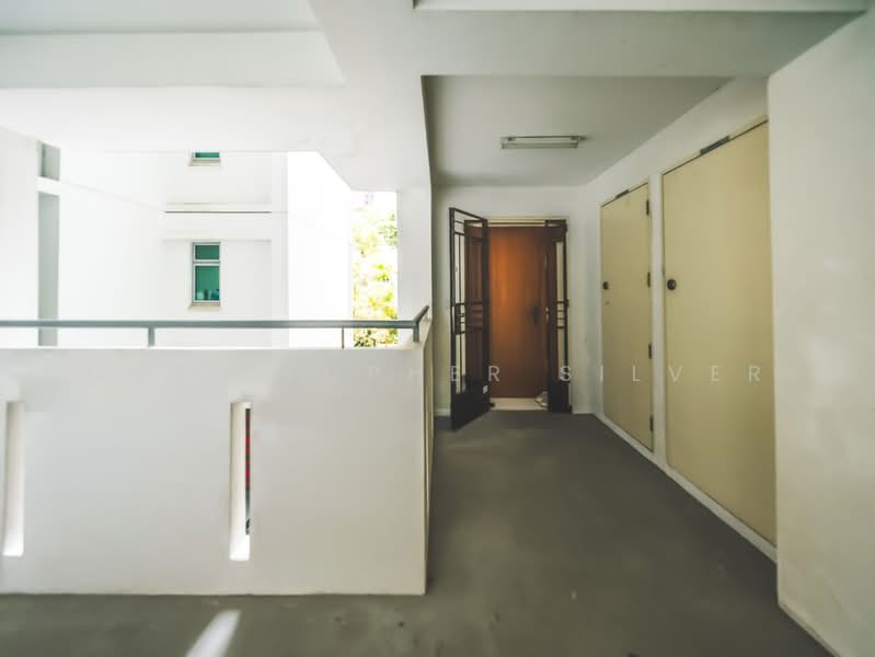 95A Henderson Road, 95A Henderson Road, 3 Bedrooms, 1,001 sqft, HDB Flat For Sale, by Christopher Silver, 500236731 - Corridor - PropertyGuru.com.sg