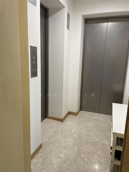 Marina Bay Residences, 18 Marina Boulevard, 3 Bedrooms, 1,991 sqft, Condominium For Rent, by Cris Chia, 500236734 - Corridor - PropertyGuru.com.sg