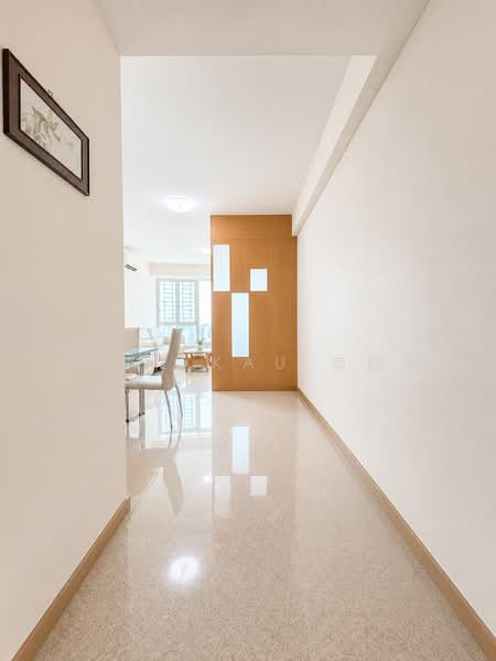 Queens, 12 Stirling Road, 4 Bedrooms, 1,410 sqft, Condominium For Sale, by Dane Kau 高国豪, 500236739 - Corridor - PropertyGuru.com.sg