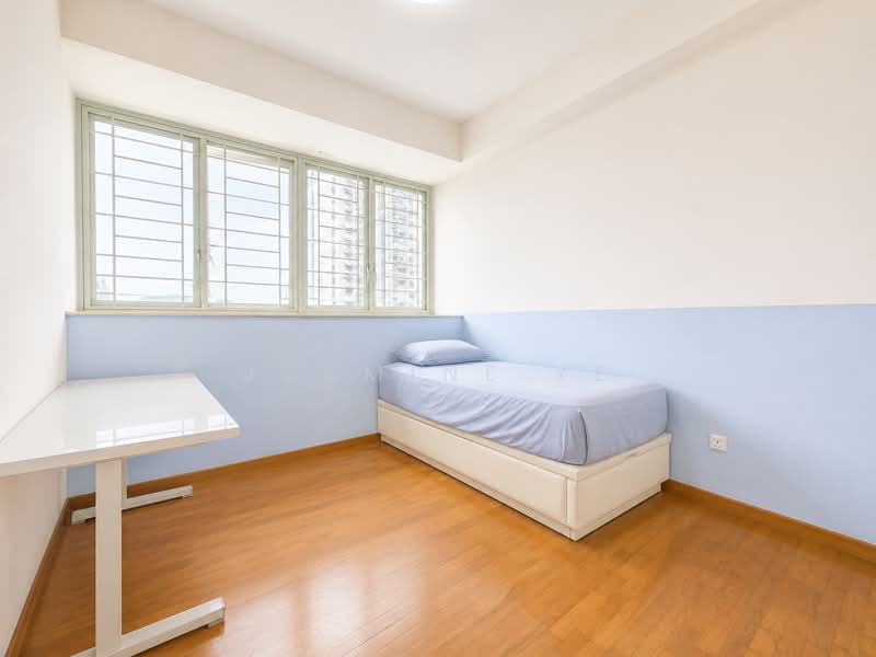 Queens, 12 Stirling Road, 4 Bedrooms, 1,410 sqft, Condominium For Sale, by Jasmine Ye, 500236747 - Bedroom - PropertyGuru.com.sg