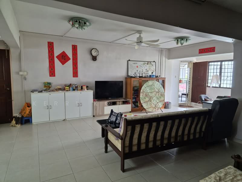 307 Jurong East Street 32, 307 Jurong East Street 32, Room Rental, 120 sqft, HDB Flat For Rent, by Kerri Koh Li Ping, 500236752 - Living Room - PropertyGuru.com.sg