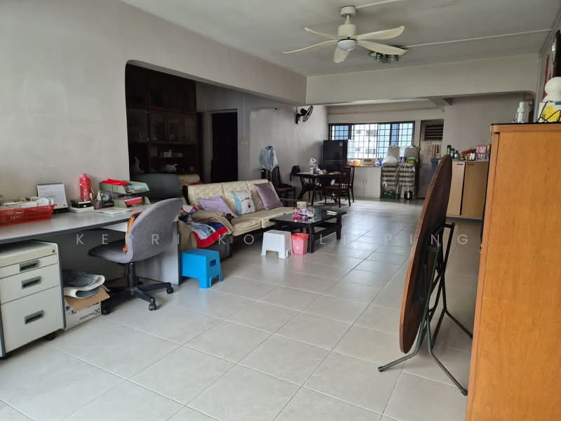 307 Jurong East Street 32, 307 Jurong East Street 32, Room Rental, 120 sqft, HDB Flat For Rent, by Kerri Koh Li Ping, 500236752 - Living Room - PropertyGuru.com.sg