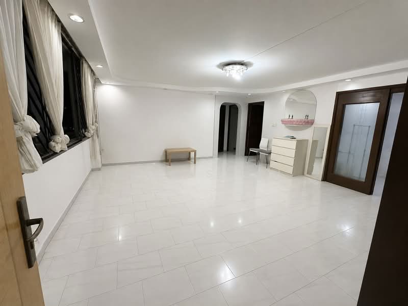130 Bishan Street 12, 130 Bishan Street 12, 3 Bedrooms, 1,130 sqft, HDB Flat For Sale, by Dennis Lim, 500236756 - Living Room - PropertyGuru.com.sg