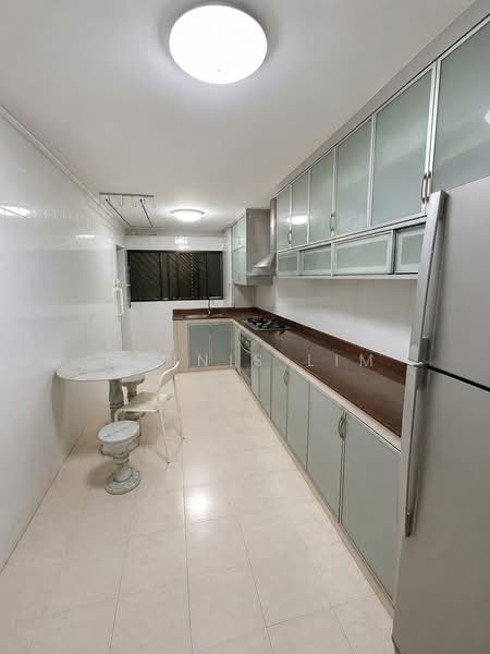 130 Bishan Street 12, 130 Bishan Street 12, 3 Bedrooms, 1,130 sqft, HDB Flat For Sale, by Dennis Lim, 500236756 - Kitchen - PropertyGuru.com.sg