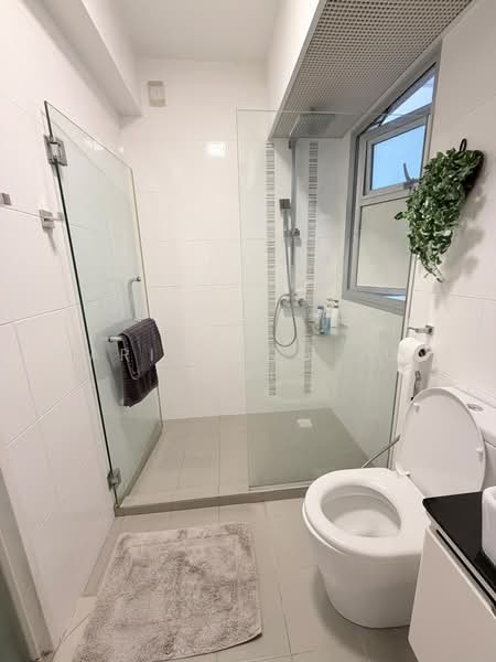 17B MacPherson Residency, 17B Circuit Road, 3 Bedrooms, 1,001 sqft, HDB Flat For Rent, by Mario Ong Jun Zhi, 500236762 - Bathroom - PropertyGuru.com.sg