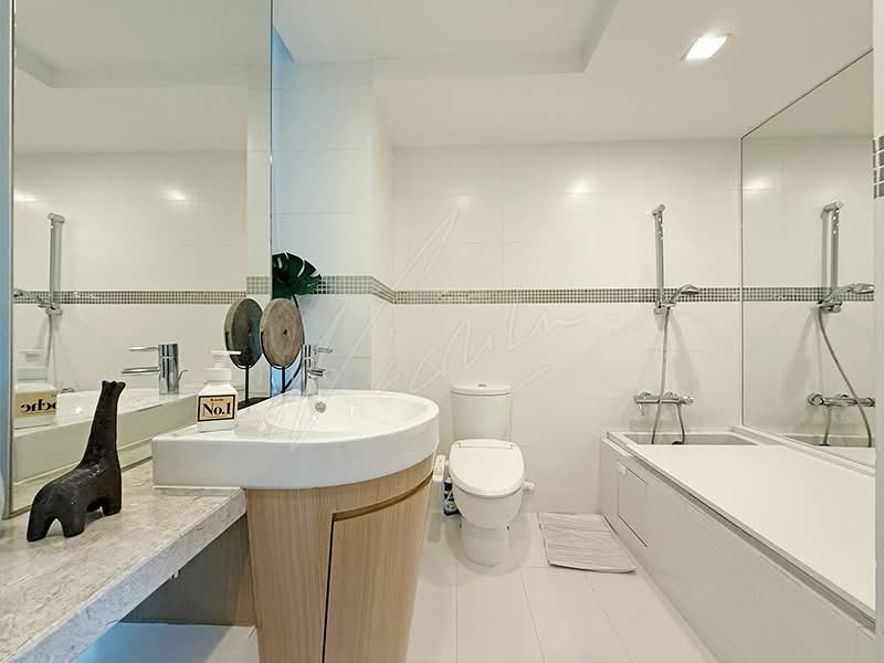 One-North Residences, 7 One-North Gateway, 3 Bedrooms, 1,324 sqft, Apartment For Rent, by Nicole Lim, 500236764 - Master Bedroom Ensuite with Long Bath - PropertyGuru.com.sg