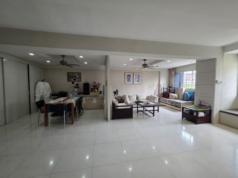 46 Lorong 5 Toa Payoh, 46 Lorong 5 Toa Payoh, 3 Bedrooms, 1,442 sqft, HDB Flat For Sale, by Beatrice Boey, 500236765 - Living Room - PropertyGuru.com.sg