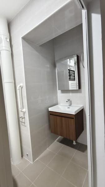 46 Lorong 5 Toa Payoh, 46 Lorong 5 Toa Payoh, Balestier / Toa Payoh, 3 Bedrooms, 1,442 sqft, HDB Flat For Sale, by Beatrice Boey, 500236765 - Bathroom - PropertyGuru.com.sg