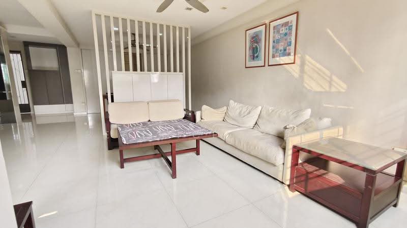 46 Lorong 5 Toa Payoh, 46 Lorong 5 Toa Payoh, Balestier / Toa Payoh, 3 Bedrooms, 1,442 sqft, HDB Flat For Sale, by Beatrice Boey, 500236765 - Living Room - PropertyGuru.com.sg