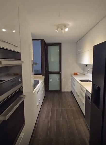 Varsity Park Condominium, 26 West Coast Road, Room Rental, 180 sqft, Condominium For Rent, by Riko Ashley, 500236766 - Kitchen - PropertyGuru.com.sg