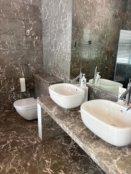Spacious Landed | East Coast, D15, WOO MON CHEW ROAD, 4 Bedrooms, 2,350 sqft, Terraced House For Rent, by Ong Rong Sheng, 500236769 - Bathroom - PropertyGuru.com.sg