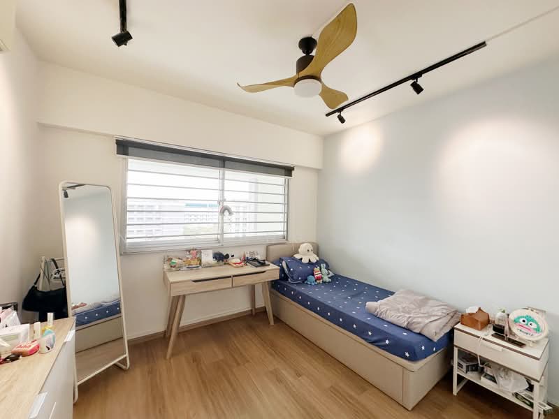 894 Tampines Street 81, 894 Tampines Street 81, 4 Bedrooms, 1,572 sqft, HDB Flat For Sale, by Ng Siang Ling, 500236779 - Bedroom - PropertyGuru.com.sg