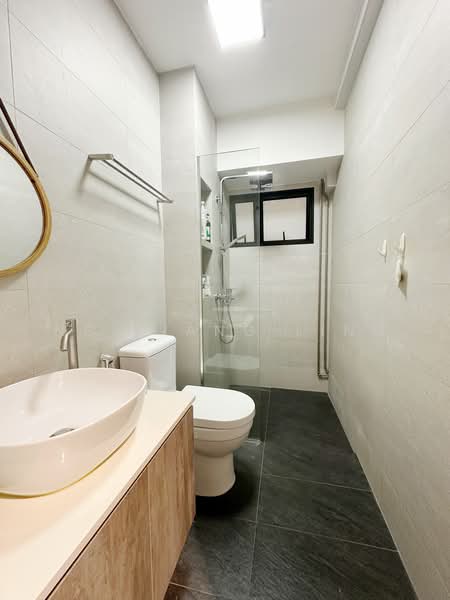 894 Tampines Street 81, 894 Tampines Street 81, 4 Bedrooms, 1,572 sqft, HDB Flat For Sale, by Ng Siang Ling, 500236779 - Bathroom - PropertyGuru.com.sg