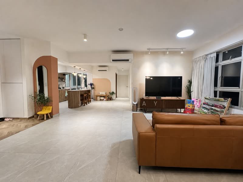 153B Bedok South Road, 153B Bedok South Road, Bedok / Upper East Coast, 3 Bedrooms, 1,216 sqft, HDB Flat For Sale, by Jake Tay, 500236785 - Living Room - PropertyGuru.com.sg