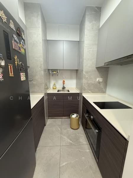 Stirling Residences, 23 Stirling Road, 2 Bedrooms, 635 sqft, Condominium For Rent, by Champa Murjani, 500236786 - Kitchen - PropertyGuru.com.sg