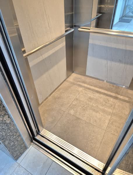 office studio trainings classes (bugis)!, opposite bugis junction! (5min walk to bugis mrt)!, Beach Road / Bugis / Rochor, 753 sqft, Office For Rent, by Joel Yong, 500236790 - CommercialGuru.com.sg