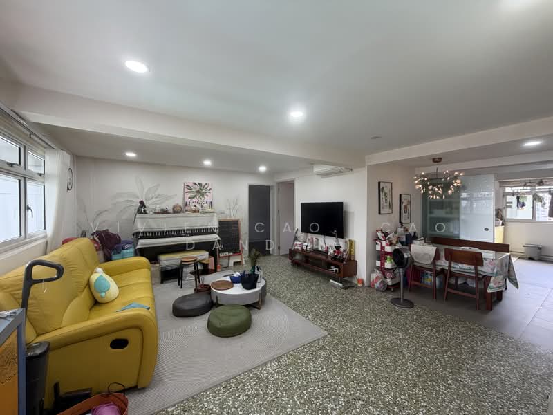 4 Holland Close, 4 Holland Close, 3 Bedrooms, 947 sqft, HDB Flat For Sale, by Vivien Cao (Cao Dandan), 500236792 - Living Room - PropertyGuru.com.sg