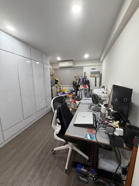 4 Holland Close, 4 Holland Close, 3 Bedrooms, 947 sqft, HDB Flat For Sale, by Vivien Cao (Cao Dandan), 500236792 - Study - PropertyGuru.com.sg