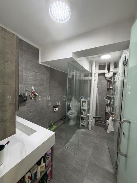 4 Holland Close, 4 Holland Close, 3 Bedrooms, 947 sqft, HDB Flat For Sale, by Vivien Cao (Cao Dandan), 500236792 - Bathroom - PropertyGuru.com.sg