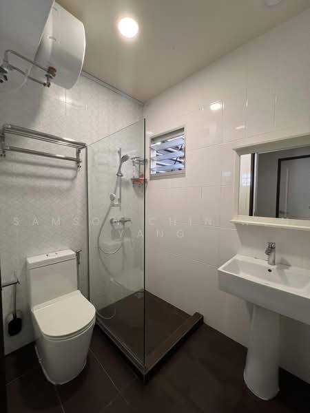 560A Spring Haven @ Jurong, 560A Jurong West Street 42, 3 Bedrooms, 1,001 sqft, HDB Flat For Sale, by Samson Chin Wen Yang, 500236816 - Bathroom - PropertyGuru.com.sg