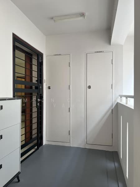 560A Spring Haven @ Jurong, 560A Jurong West Street 42, 3 Bedrooms, 1,001 sqft, HDB Flat For Sale, by Samson Chin Wen Yang, 500236816 - Corridor - PropertyGuru.com.sg