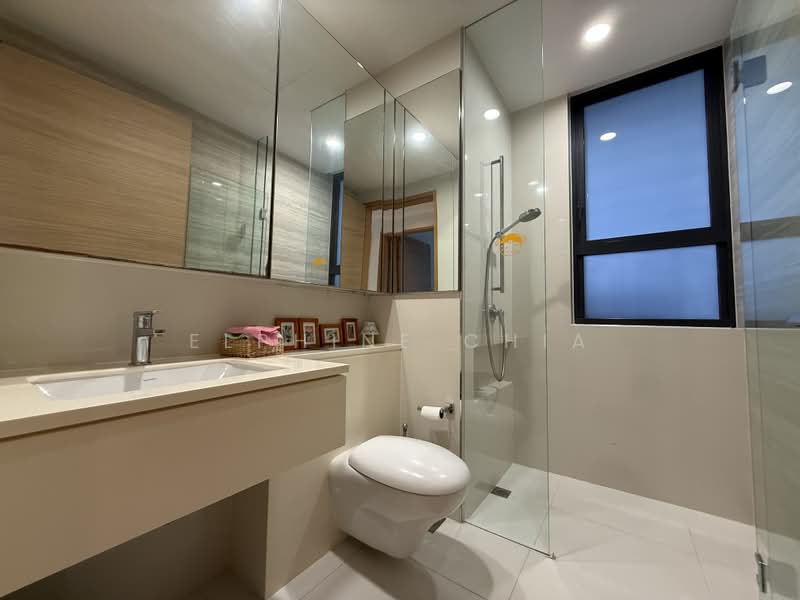 d'Leedon (Former Farrer Court), 7 Leedon Heights, 3 Bedrooms, 1,356 sqft, Condominium For Rent, by Elphine Chia, 500236840 - Bathroom - PropertyGuru.com.sg