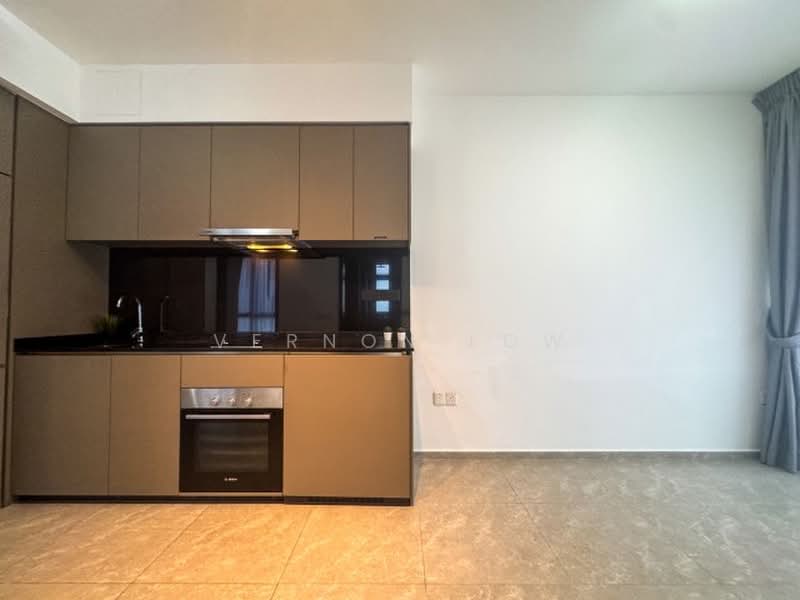 Park Colonial, 6 Woodleigh Lane, 2 Bedrooms, 570 sqft, Condominium For Rent, by Vernon Low, 500236850 - PropertyGuru.com.sg