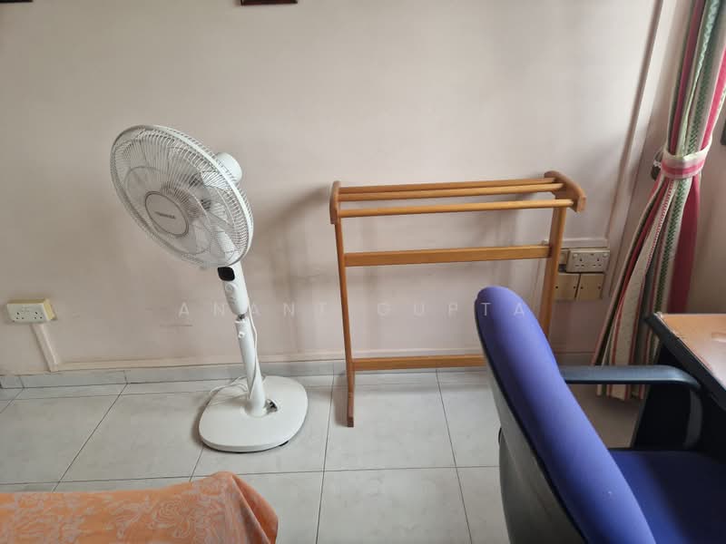 109 Hougang Avenue 1, 109 Hougang Avenue 1, Room Rental, 120 sqft, HDB Flat For Rent, by Anant Gupta, 500236861 - Interior - PropertyGuru.com.sg