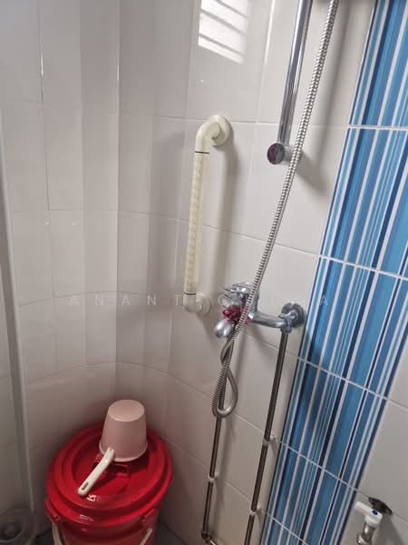 109 Hougang Avenue 1, 109 Hougang Avenue 1, Room Rental, 120 sqft, HDB Flat For Rent, by Anant Gupta, 500236861 - Bathroom - PropertyGuru.com.sg