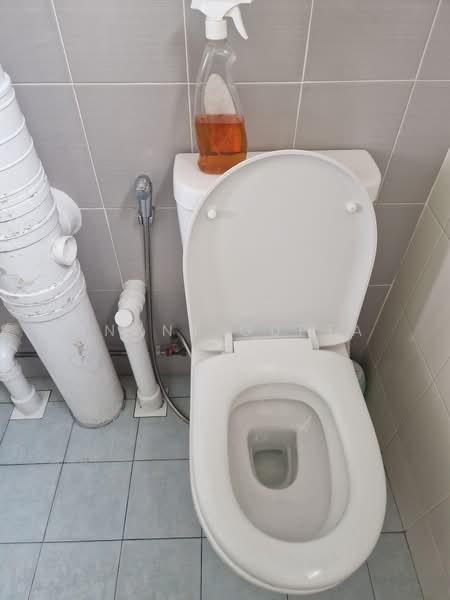 109 Hougang Avenue 1, 109 Hougang Avenue 1, Room Rental, 120 sqft, HDB Flat For Rent, by Anant Gupta, 500236861 - Bathroom - PropertyGuru.com.sg