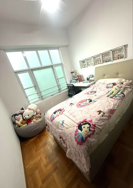 Sunrise Gardens, 53 Sunrise Gardens, 3 Bedrooms, 1,281 sqft, Condominium For Sale, by Sara Shong, 500236881 - Bedroom - PropertyGuru.com.sg