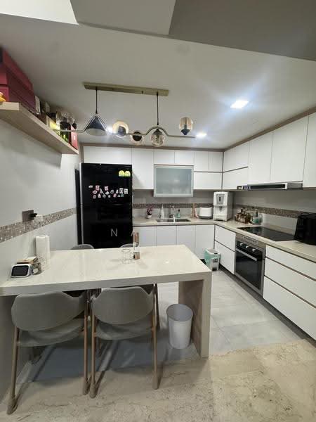 Palm Gardens, 2E Hong San Walk, Dairy Farm / Bukit Panjang / Choa Chu Kang, 3 Bedrooms, 1,206 sqft, Condominium For Sale, by Nancy Tan, 500236885 - Modern kitchen - PropertyGuru.com.sg