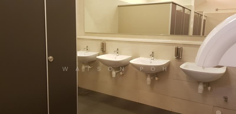 Ruby Land Complex, 52 Genting Lane, 3,534 sqft, Light Industrial (B1) For Rent, by Watson Poh, 500236889 - Bathroom - CommercialGuru.com.sg