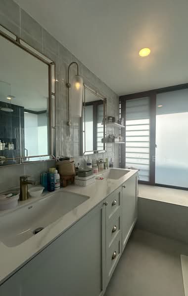 Nomu, 20 Handy Road, 3 Bedrooms, 1,389 sqft, Apartment For Sale, by Lawrence Wee, 500236899 - Bathroom - PropertyGuru.com.sg