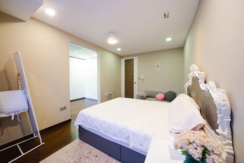 Eastwood Way, Eastwood Way, 4 Bedrooms, 4,000 sqft, Semi-Detached House For Sale, by Seng Huat Kee 纪成发, 500236936 - Bedroom - PropertyGuru.com.sg