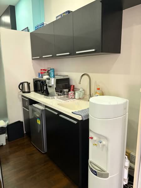 Cendex Centre, 120 Lower Delta Road, Alexandra / Commonwealth, 1,098 sqft, Light Industrial (B1) For Sale, by See Toh Wai Sim, 500236938 - Kitchen - CommercialGuru.com.sg