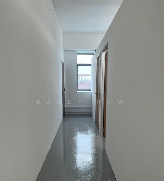 Vertex, 33 Ubi Avenue 3, Eunos / Geylang / Paya Lebar, 700 sqft, Light Industrial (B1) For Rent, by Randy How, 500236940 - Corridor - CommercialGuru.com.sg