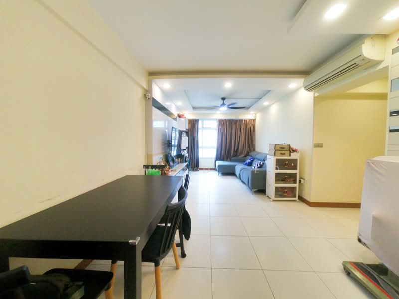 212A Punggol Walk, 212A Punggol Walk, 3 Bedrooms, 1,001 sqft, HDB Flat For Sale, by Esmond Teo, 500236968 - Living Room - PropertyGuru.com.sg