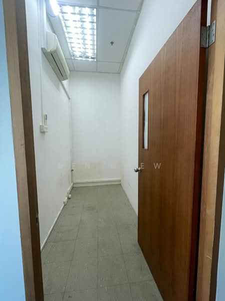 Tradehub 21, 18 Boon Lay Way, 50 sqft, Light Industrial (B1) For Rent, by Ben Chew, 500236972 - Interior - CommercialGuru.com.sg