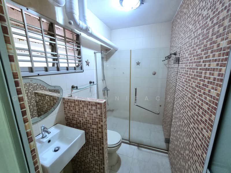 264 Bishan Street 24, 264 Bishan Street 24, 3 Bedrooms, 1,141 sqft, HDB Flat For Sale, by Gabriel Boniface Tan, 500236979 - Bathroom - PropertyGuru.com.sg