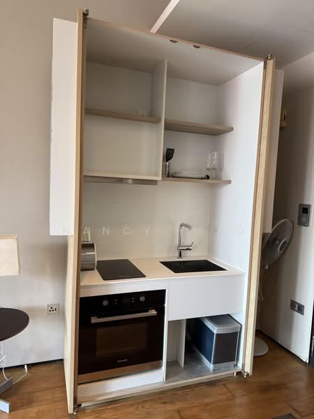 OUE Twin Peaks, 33 Leonie Hill Road, 1 Bedroom, 549 sqft, Condominium For Sale, by Nancy Tsao, 500236993 - Kitchen - PropertyGuru.com.sg