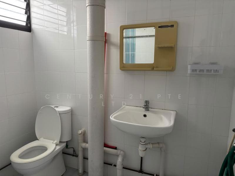 402 Sin Ming Avenue, 402 Sin Ming Avenue, Ang Mo Kio / Bishan / Thomson, 3 Bedrooms, 1,290 sqft, HDB Flat For Rent, by EASWARAN, 500236996 - Bathroom - PropertyGuru.com.sg