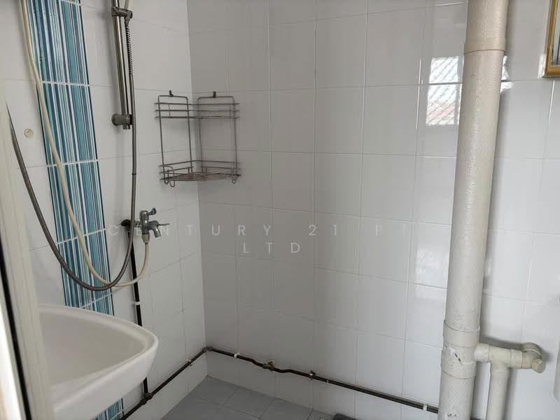 402 Sin Ming Avenue, 402 Sin Ming Avenue, Ang Mo Kio / Bishan / Thomson, 3 Bedrooms, 1,290 sqft, HDB Flat For Rent, by EASWARAN, 500236996 - Bathroom - PropertyGuru.com.sg