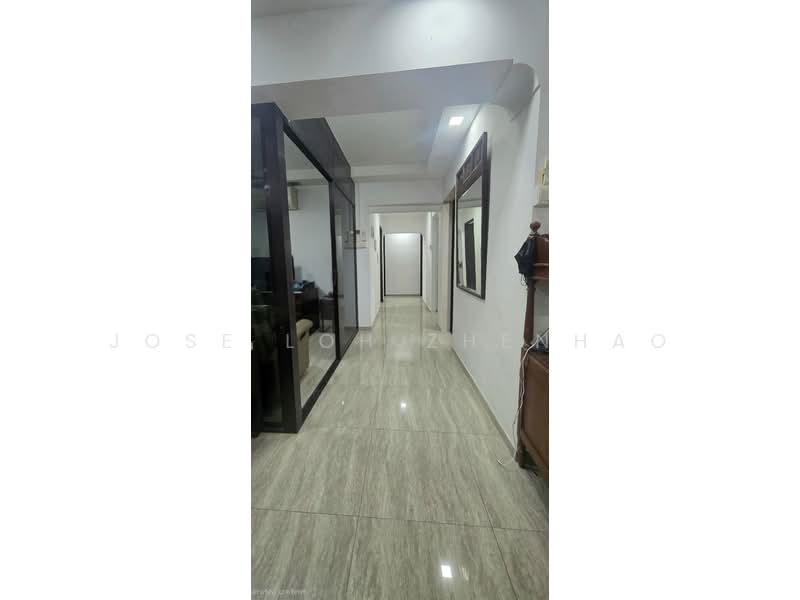 484D Choa Chu Kang Avenue 5, 484D Choa Chu Kang Avenue 5, 3 Bedrooms, 1,238 sqft, HDB Flat For Sale, by Jose Loh Zhenhao, 500236997 - Corridor - PropertyGuru.com.sg