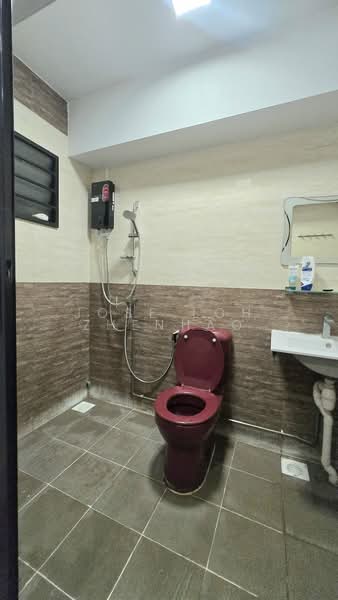 484D Choa Chu Kang Avenue 5, 484D Choa Chu Kang Avenue 5, 3 Bedrooms, 1,238 sqft, HDB Flat For Sale, by Jose Loh Zhenhao, 500236997 - Bathroom - PropertyGuru.com.sg