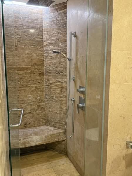DUO Residences, 1 Fraser Street, 1 Bedroom, 710 sqft, Apartment For Sale, by Daniel Lim, 500237021 - Bathroom - PropertyGuru.com.sg