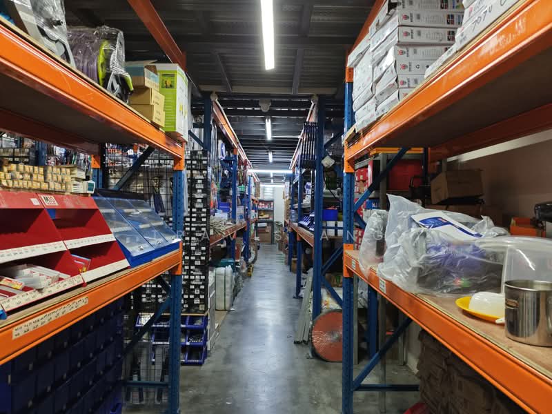 Pioneer Junction, 3 Soon Lee Street, 1,916 sqft, Factory / Workshop (B2) For Sale, by Travis Ang, 500237024 - CommercialGuru.com.sg