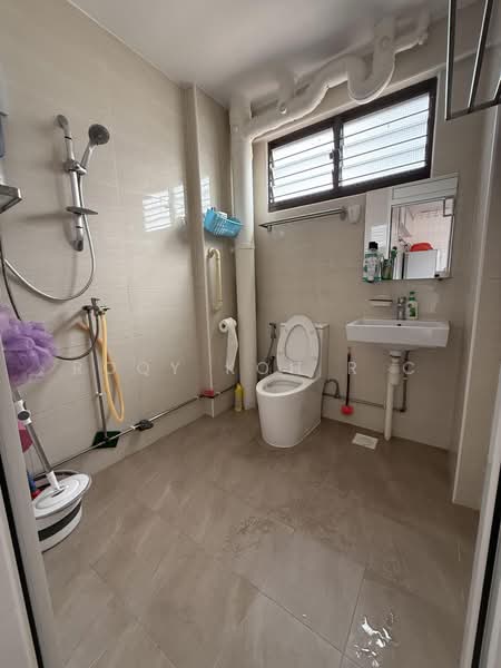 931 Jurong West Street 92, 931 Jurong West Street 92, Boon Lay / Jurong / Tuas, 4 Bedrooms, 1,313 sqft, HDB Flat For Sale, by Roqy Koh R C, 500237035 - Bathroom - PropertyGuru.com.sg